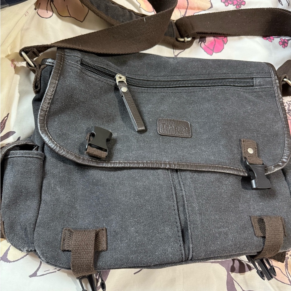 Stylish Gray Canvas Messenger Bag